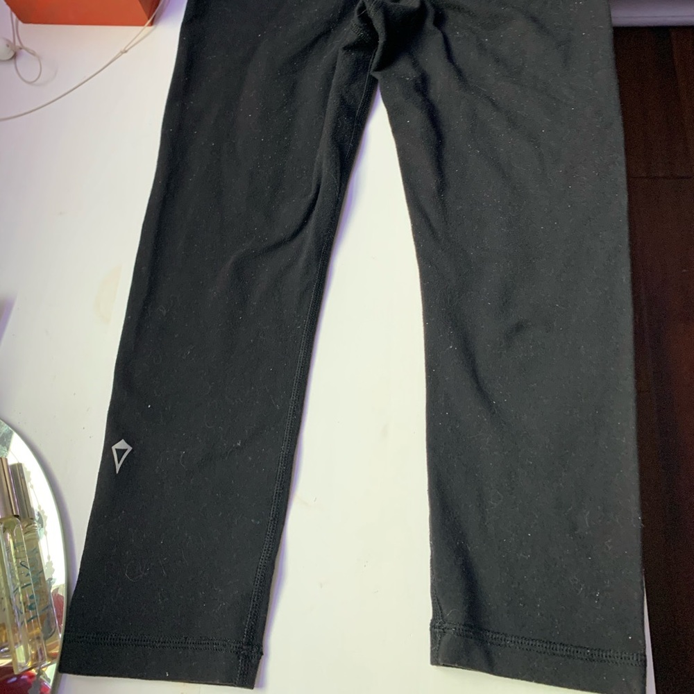 Reversible to black ivivva Cami leggings!